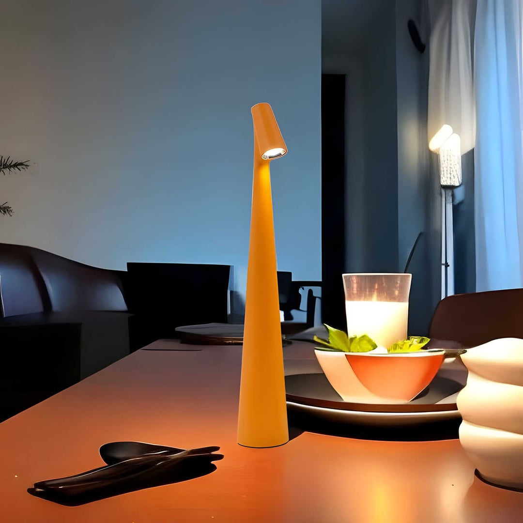 LunaSlim – Elegant Trådløs Bordlampe med Justerbar Belysning Skanto