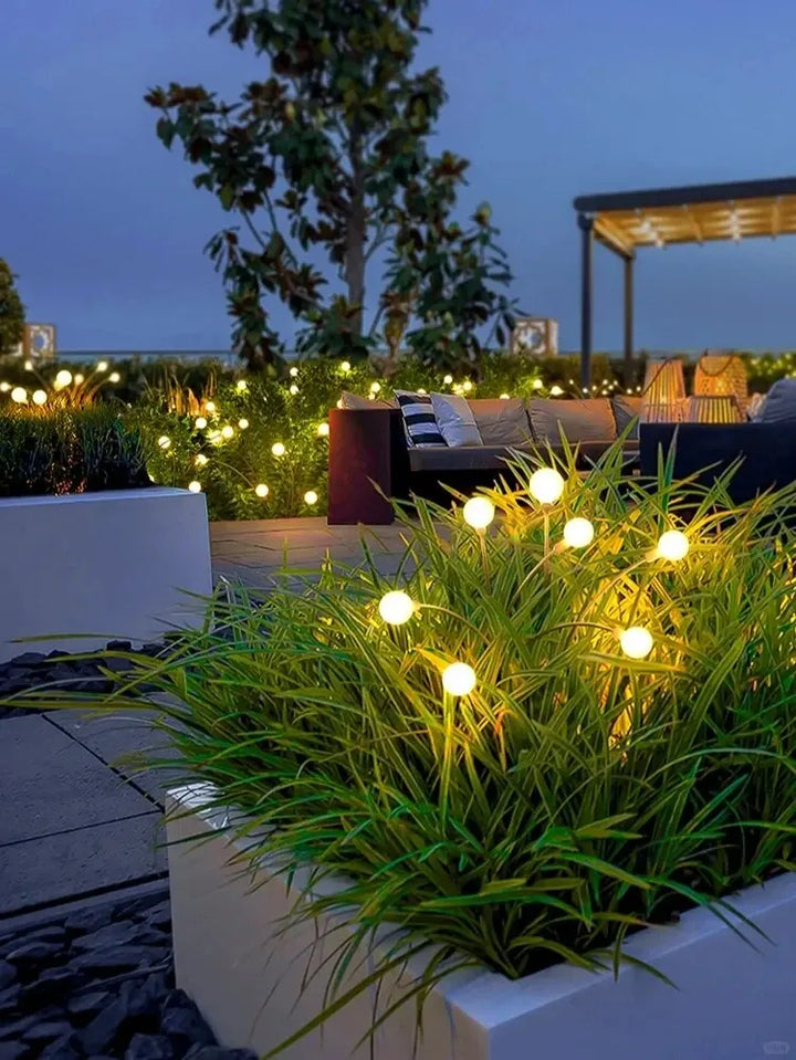 Solcelledrevet Firefly Hagebelysning - Trehodet LED-lampe for utendørs | Skanto