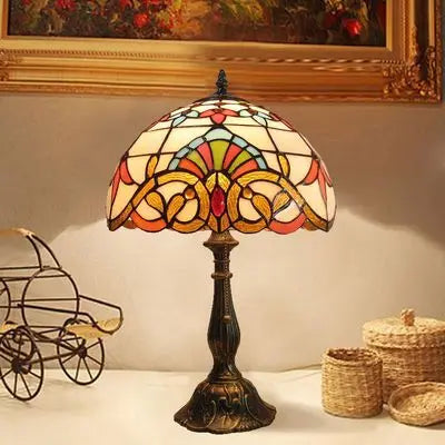 Norvo Tiffany bordlampe - Norvo | Farget glasskjerm | Justerbar base | Art Deco stil | Hjemmekontor & Stue
