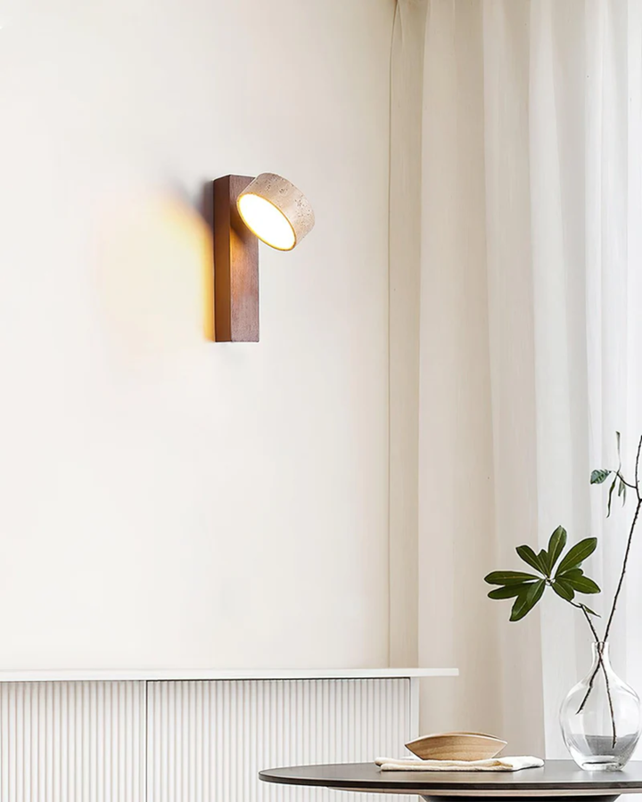 Skanto | Vegglampe laget av travertin naturstein i moderne design