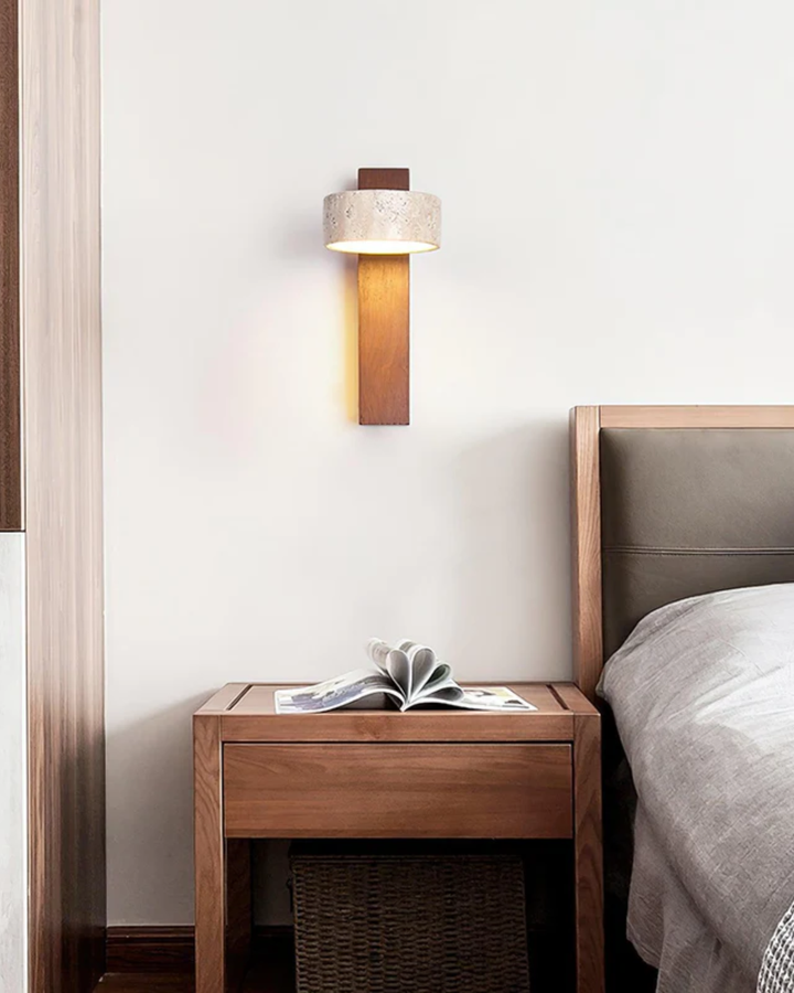 Skanto | Vegglampe laget av travertin naturstein i moderne design
