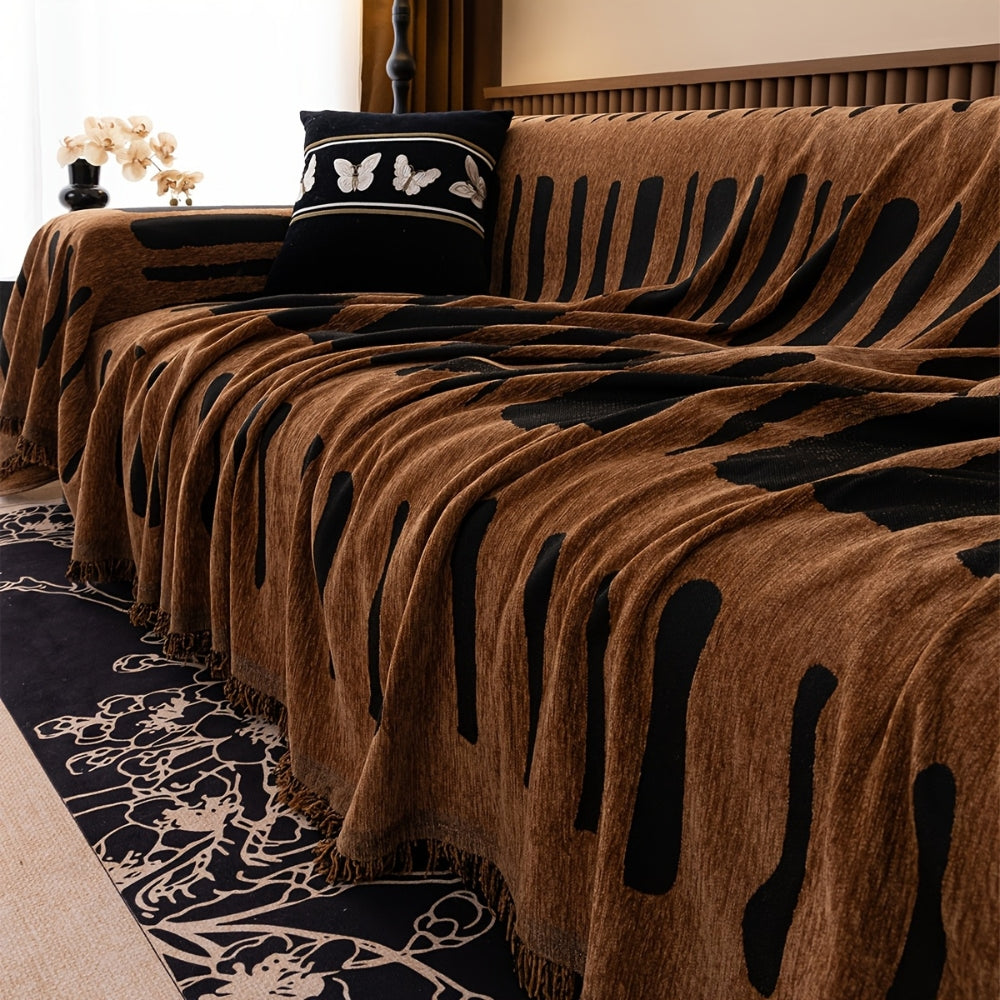 Skanto | Tribal Geometric Chenille Sofatrekk