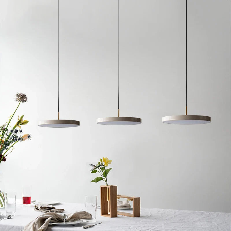 Skanto | Frendorf – Futuristisk Metall LED Hengelampe