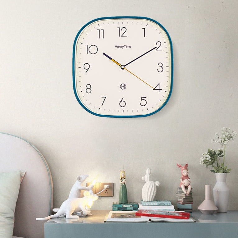 Ultra Silent Square Clock Skanto