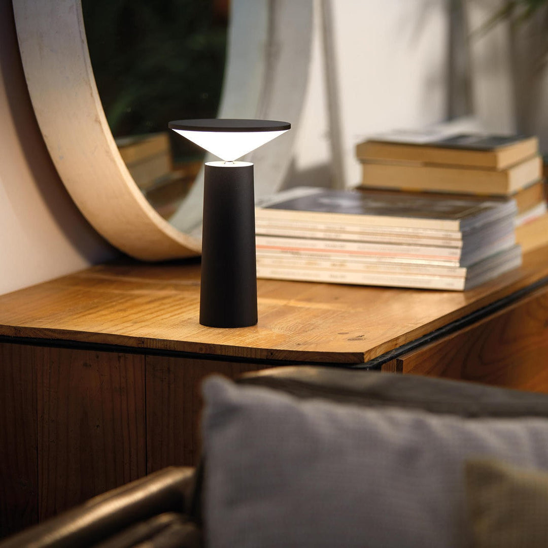 Skanto | Moderne lampe med justerbar lysstyrke