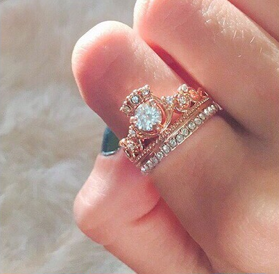 Rose Gold Queen Ring | Skanto