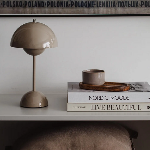 Skanto | Stilfull Auroraglo LED bordlampe for stuen