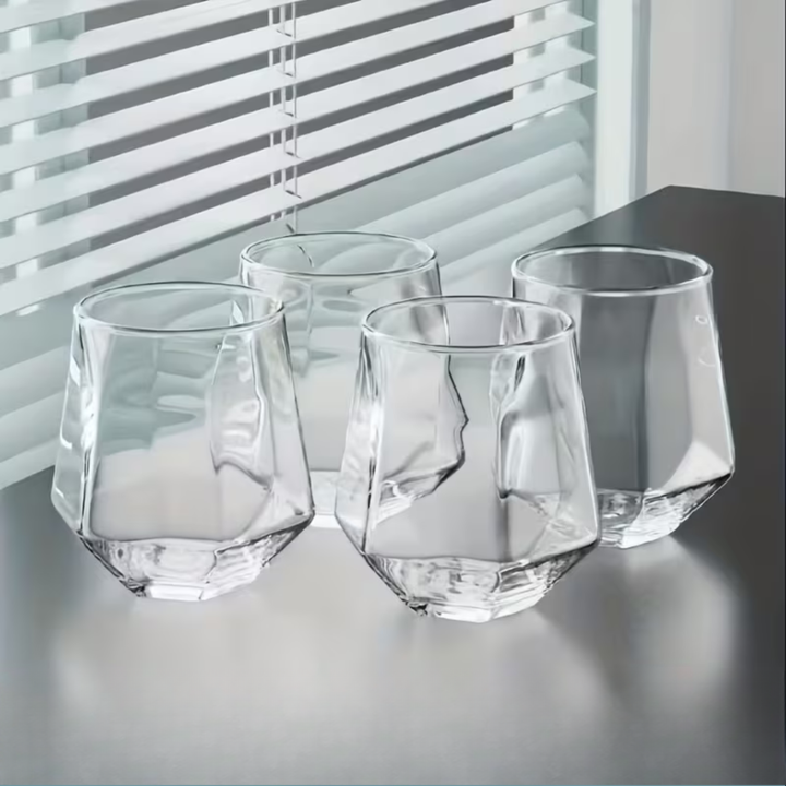 Glass Cup i Transparent Design, 4-Delts Sett – Stilig og Dekorativ Design | 300 ml Glass Cup for Vann, Juice, og Te | Skanto
