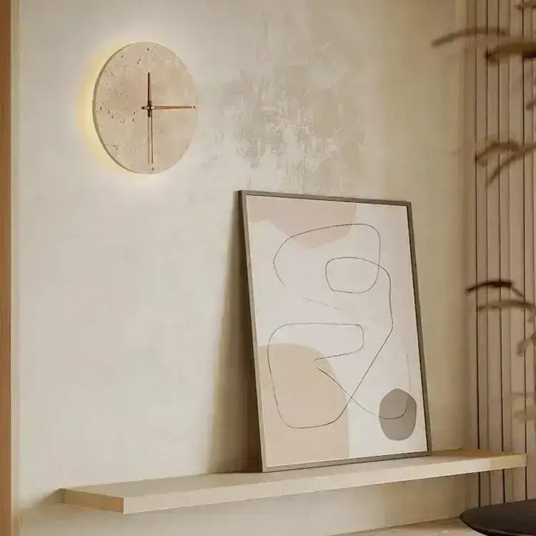 Travertine Veggklokke med LED Lys – Minimalistisk & Dekorativ | Høy- Kvalitets Naturlig Stein Klokke | Skanto