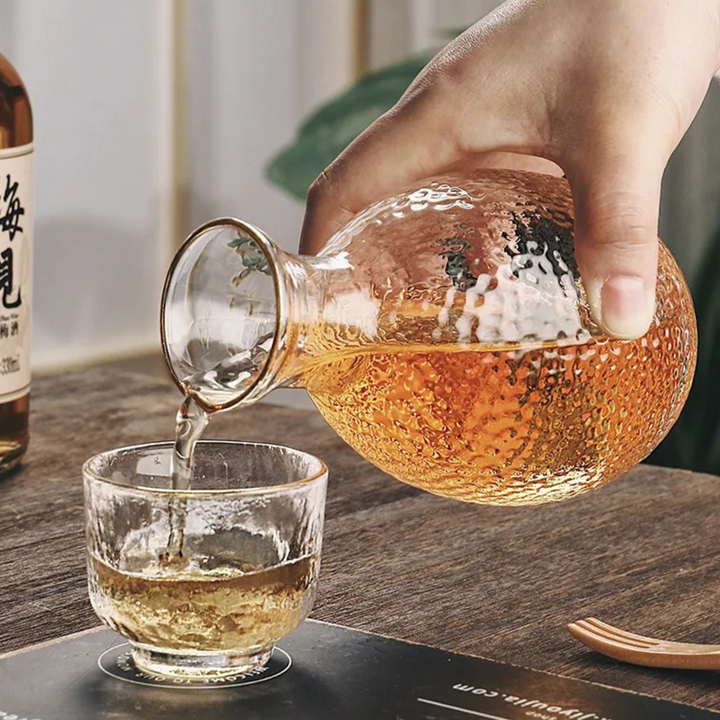 Japansk sake-sett laget av glass – Elegant karaffel med kopper | Perfekt for vin, whisky og likør | Skanto