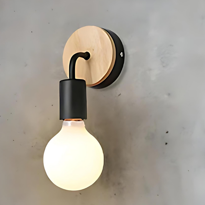 Nordisk vegglampe med lyspære - Tidøs belysning | Skanto