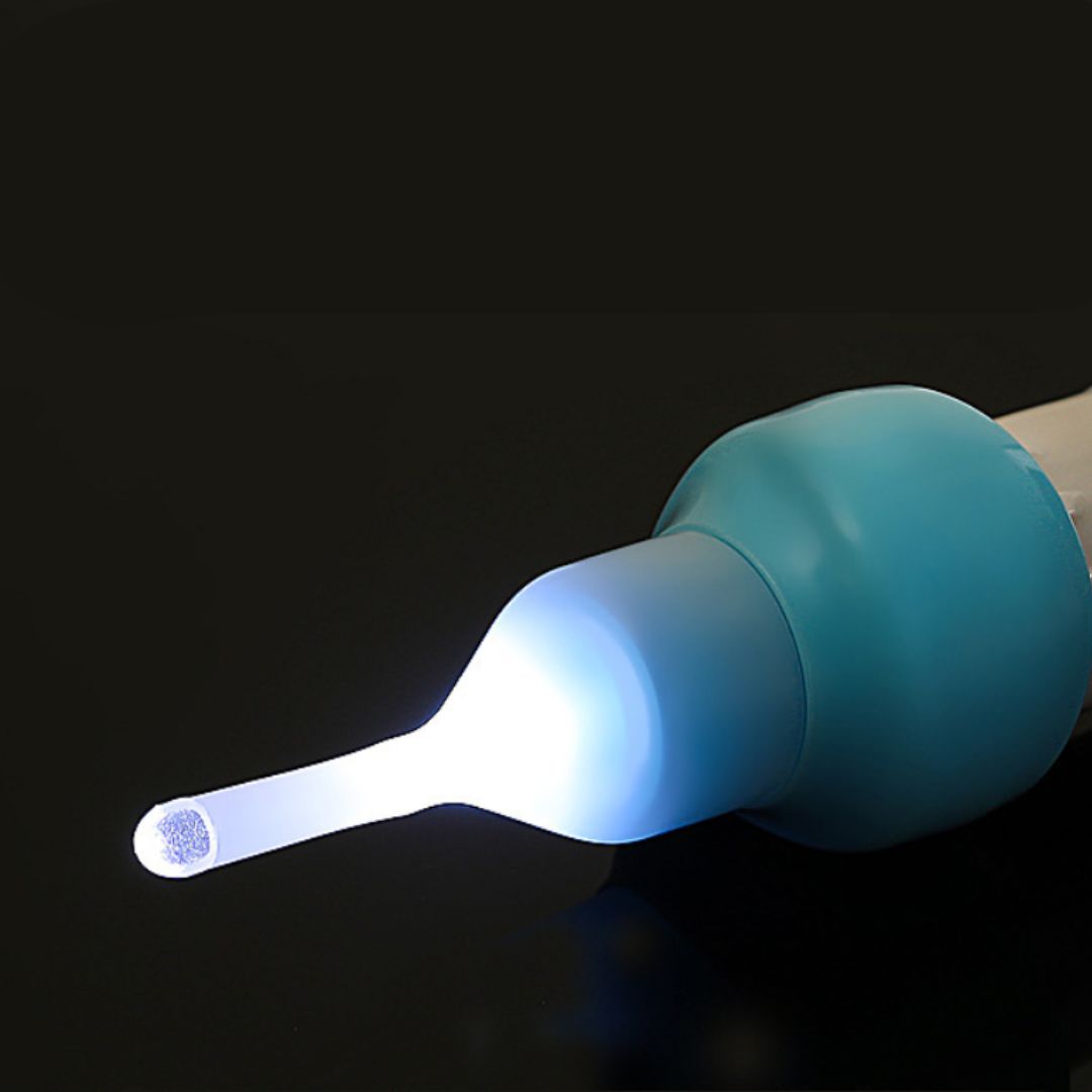 Norvo | Øre renser med LED lys for barn – Skånsom ørepleie for babyer og småbarn