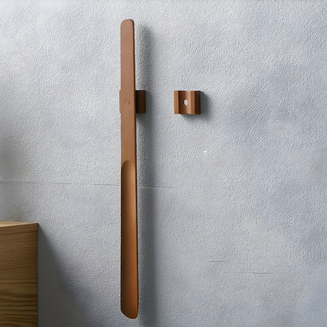 ComfortKick – Magnetisk skohorn laget av tre