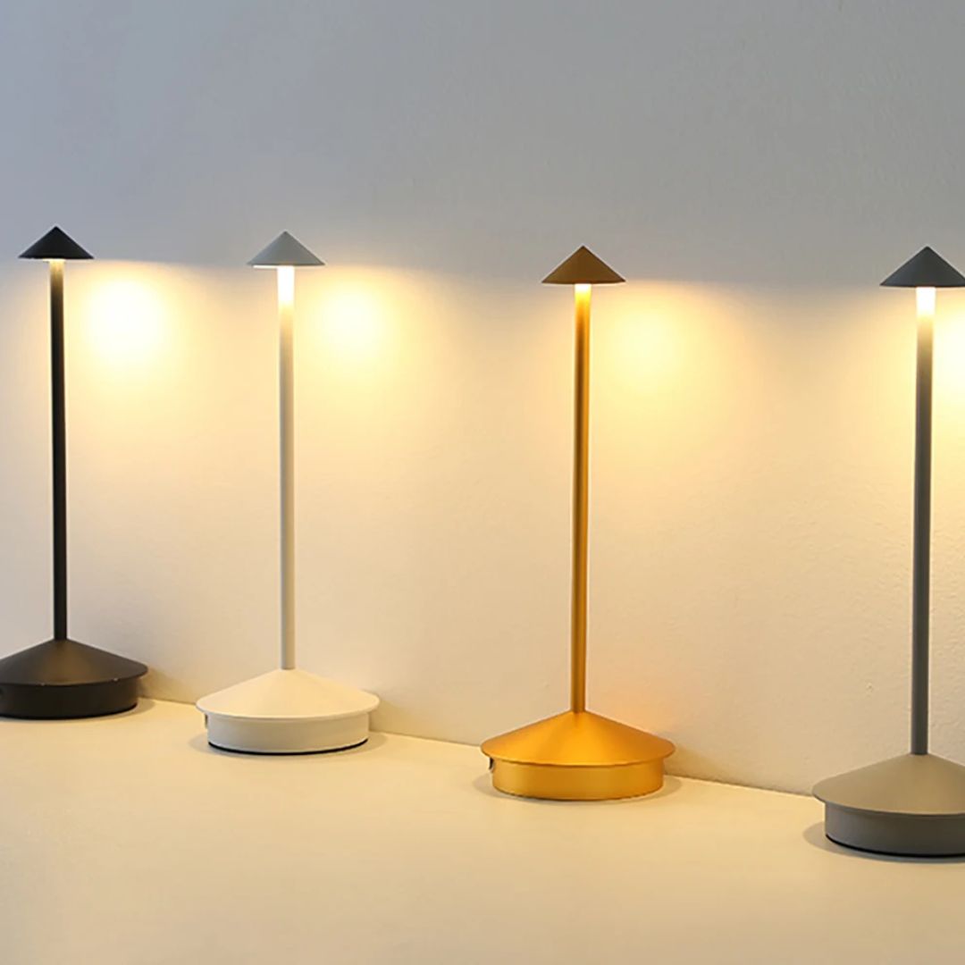 Skanto | Eindhoven Robyn Arrow LED Bordlampe