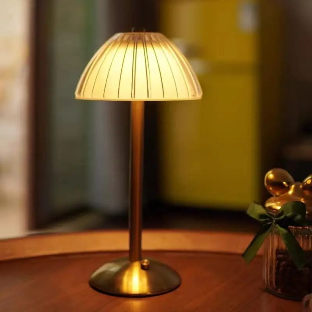 Karina GlowDesk – Retro Oppladbar Skrivebordslampe Skanto