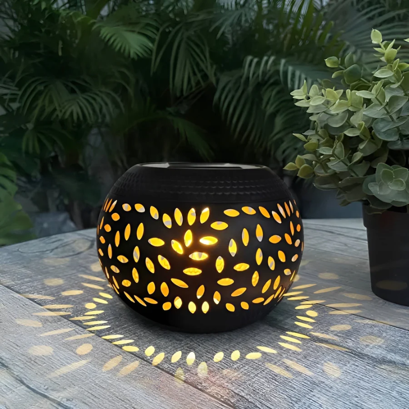 Skanto | Prikkete Solhage Lys - LumoPattern