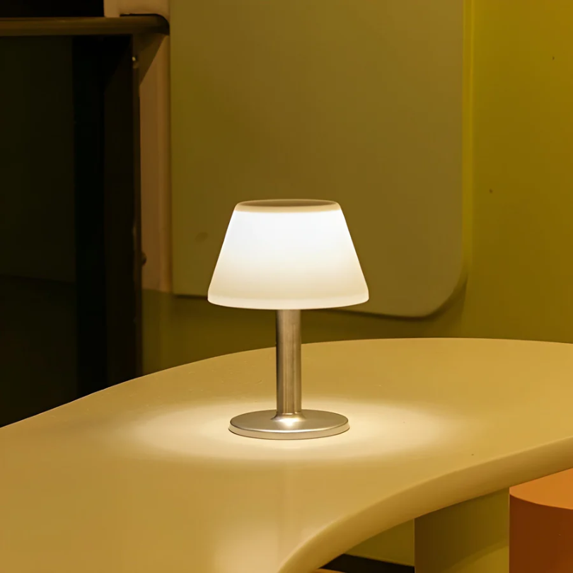 Stylish Solar Table Lamp - SolarLuxe | Skanto