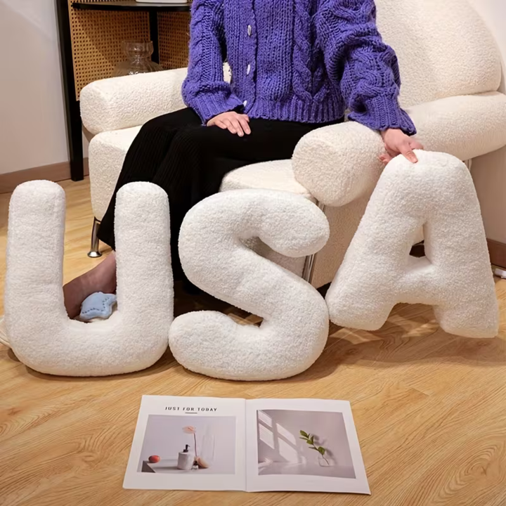 Hvit Bokstav Dekorativ Pute – Myk Og Allsidig | Kreative Puter For Sofaen Og Sengen | Skanto