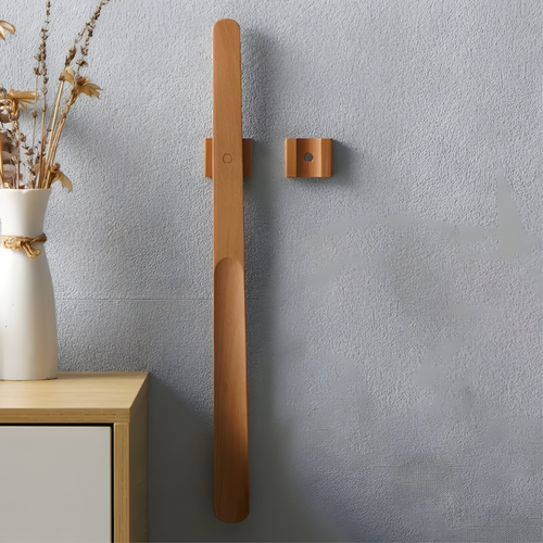 ComfortKick – Magnetisk skohorn laget av tre