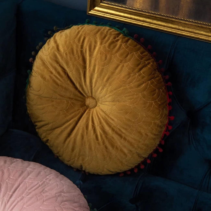 Skanto | Veloura Rund Vintage Kviltet Ottoman Putepad