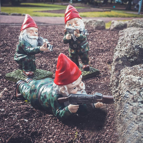 Skanto | Hagegnomehær – Værbestandige dekorative figurer for hagen