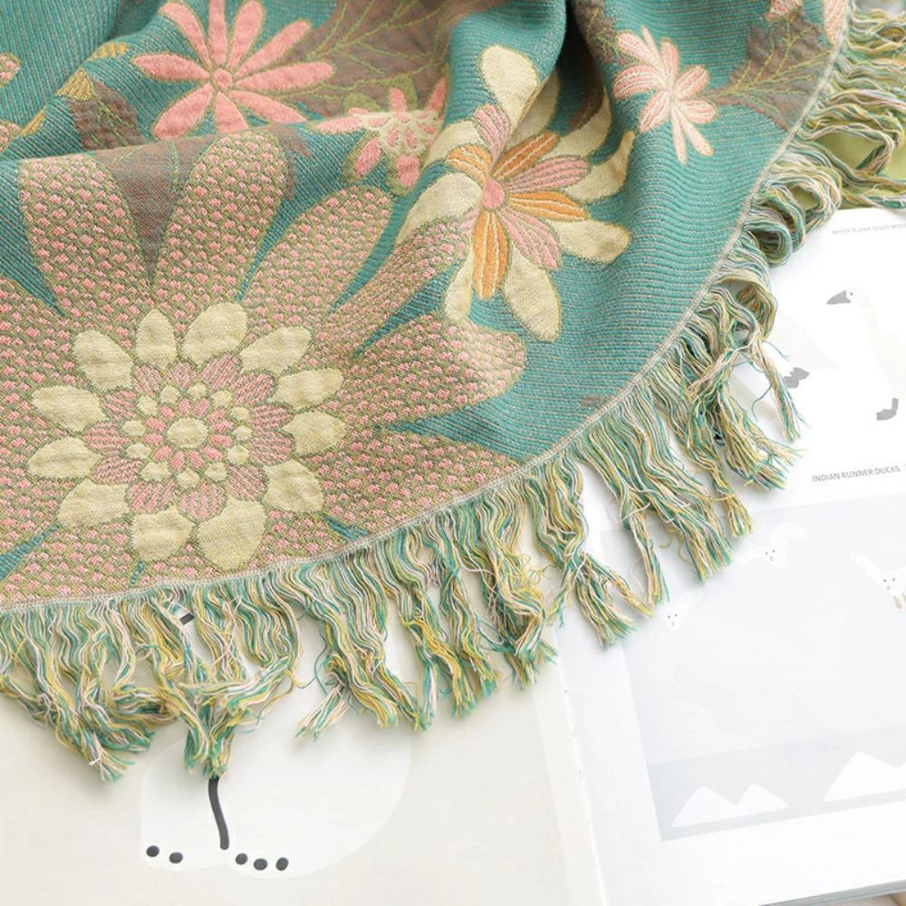 Skanto | Verdant Bloom Reversible Jacquard Blanket