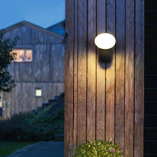 SecureLight - LED Bevegelsessensor Utendørs Lampe | Vanntett & Energieffektiv | Skanto