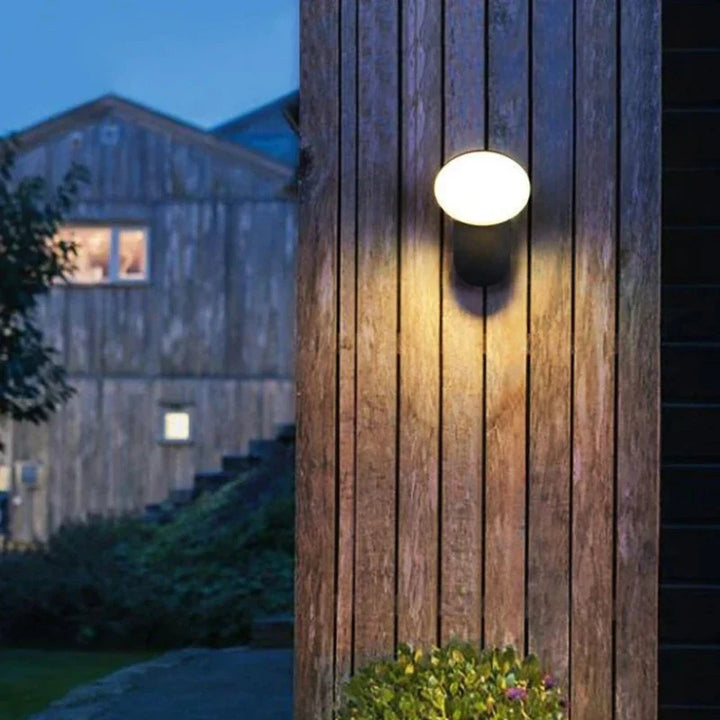 Moderne LED terasselampe med bevegelsessensor - Vanntett utendørs belysning, energibesparende, ideell for terrasse og inngang | Skanto