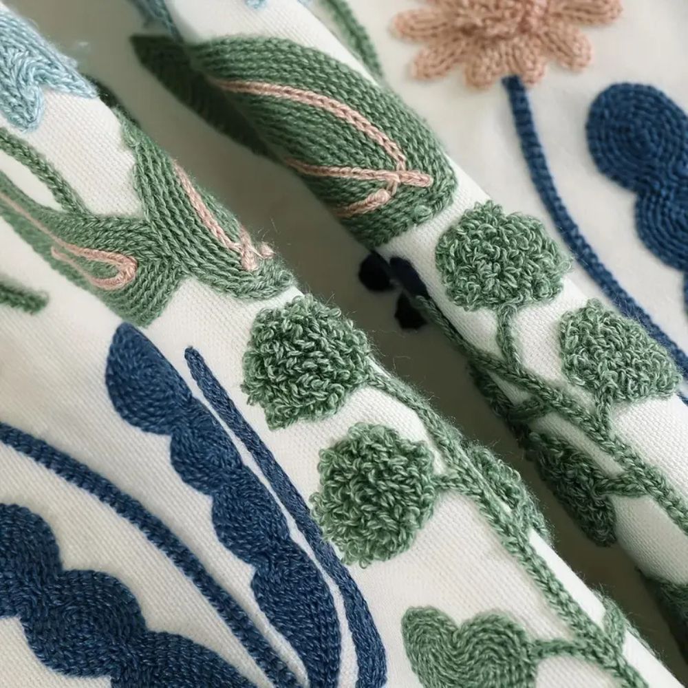 Kissenbezug mit Vintage-Stickerei (botanisk Stickerei)