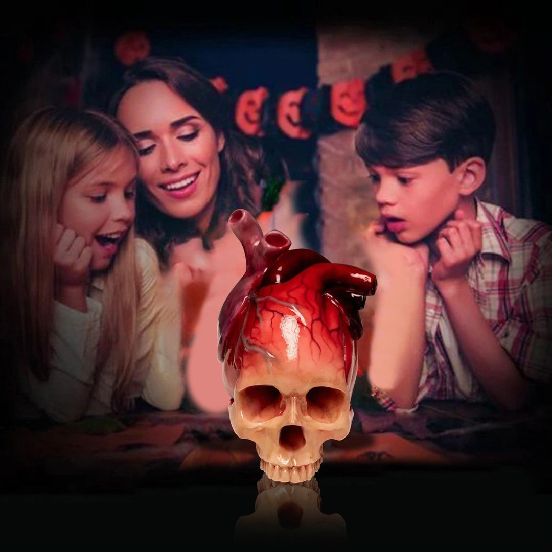 Skanto | SpookyHeart Realistisk Halloween Hjerteformet Skulpskulptur