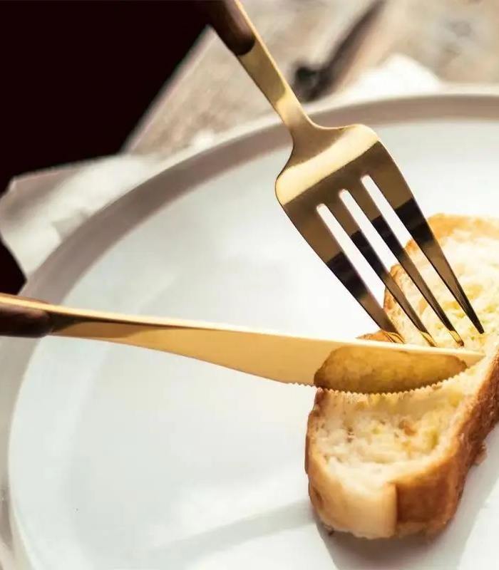 Skanto | Premium rustfritt stål bestikk med treaksent