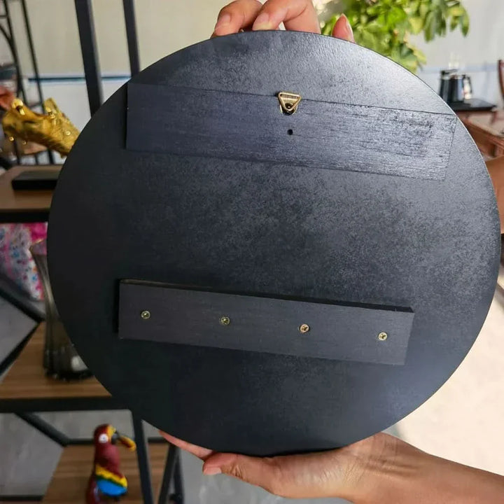 Handgefertigtes Wandflaschenregal aus Holz – 7 Flaschen
