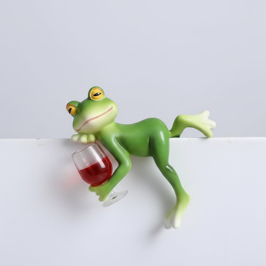 Tipsy Frog Pot Hanger | Skanto