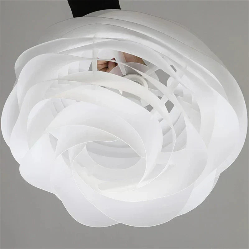 Romantisk rosenkrans taklampe – elegant og stemningsfull for ethvert interiør