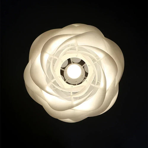 Romantisk rosenkrans taklampe – elegant og stemningsfull for ethvert interiør