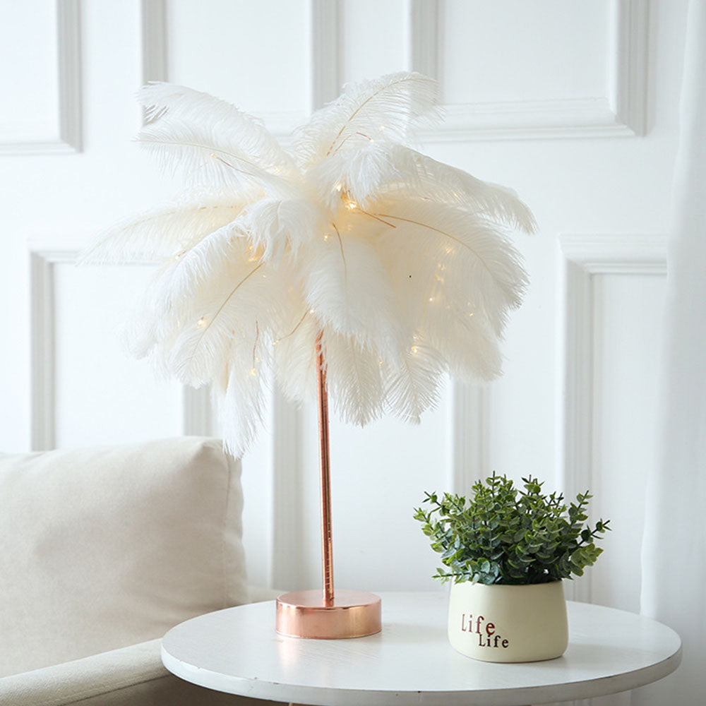 Ostrich Night Light | Eccentrisk Lampe med Fjær og Rose Gull Base | Skanto