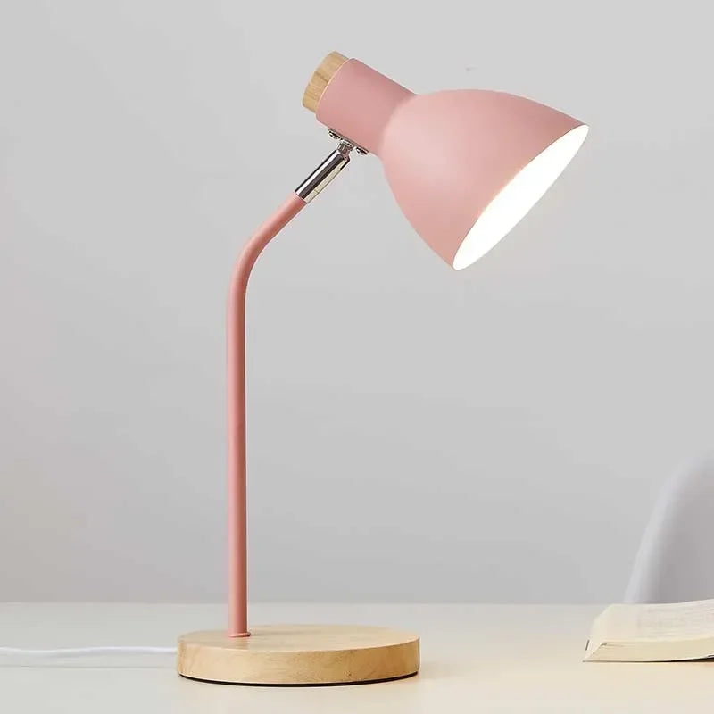 Skanto | Stilig Trebordlampe med Naturlig Karakter