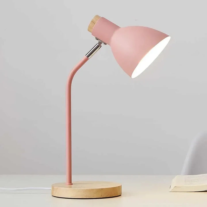 Skanto | Stilig Trebordlampe med Naturlig Karakter