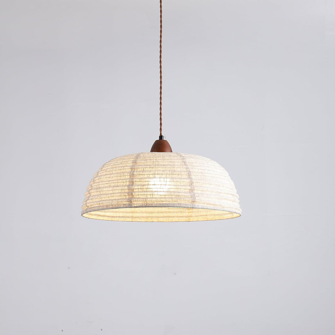 Skanto | Pendellampe med naturlige materialer og subtilt lys