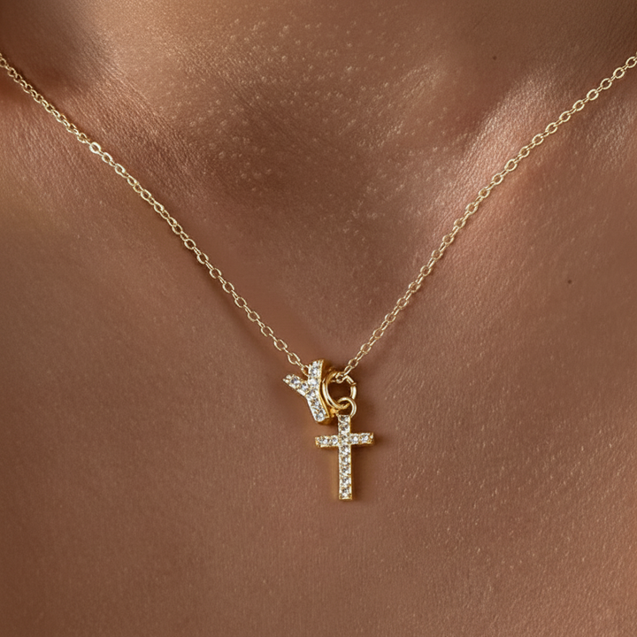 Skanto | Liten Diamant Initial & Kors Smykke