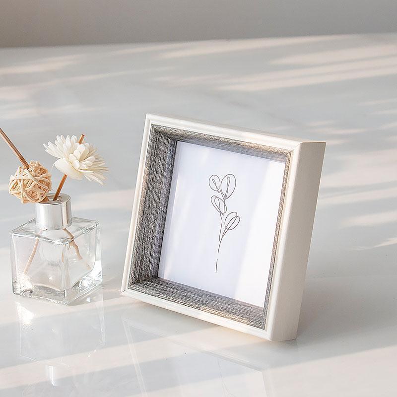 ElegantFrame – Luksus Bildekjede med Gylden Kant Skanto