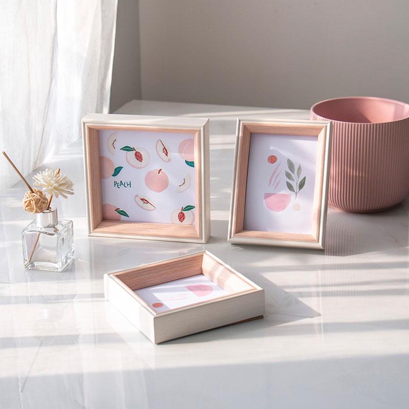 ElegantFrame – Luksus Bildekjede med Gylden Kant Skanto