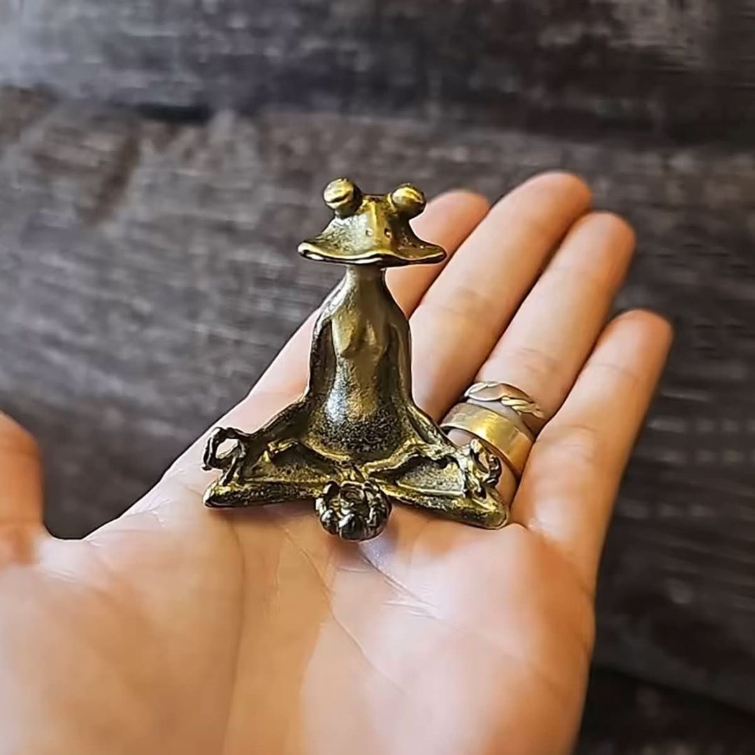 Skanto | Serenova Meditasjonsfrosk | Håndlaget røkelseholder laget av messing | Spirituell dekor & gaveidé for meditasjon