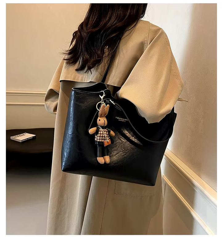 Skanto | Mirella | Klassisk Dame Shopper Bag med Charm – Elegant, Romslig & Tidøs