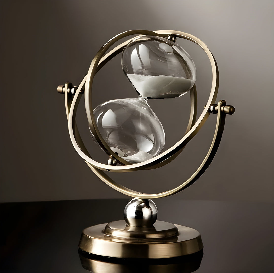 Skanto | GracefulTime Klokke – Luksuriøs Timeglass med Elegant Gullramme og Tidsløst Design