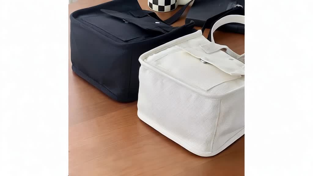 UrbanEase Canvas Slingbag – Hvit skulderveske med magnetlukking og justerbar stropp | Skanto