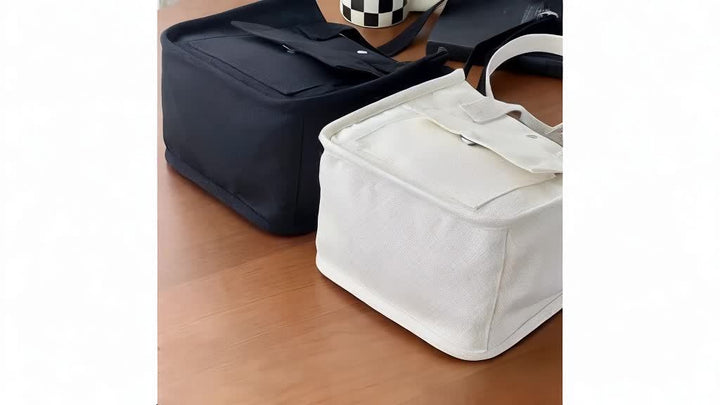 UrbanEase Canvas Slingbag – Hvit skulderveske med magnetlukking og justerbar stropp | Skanto