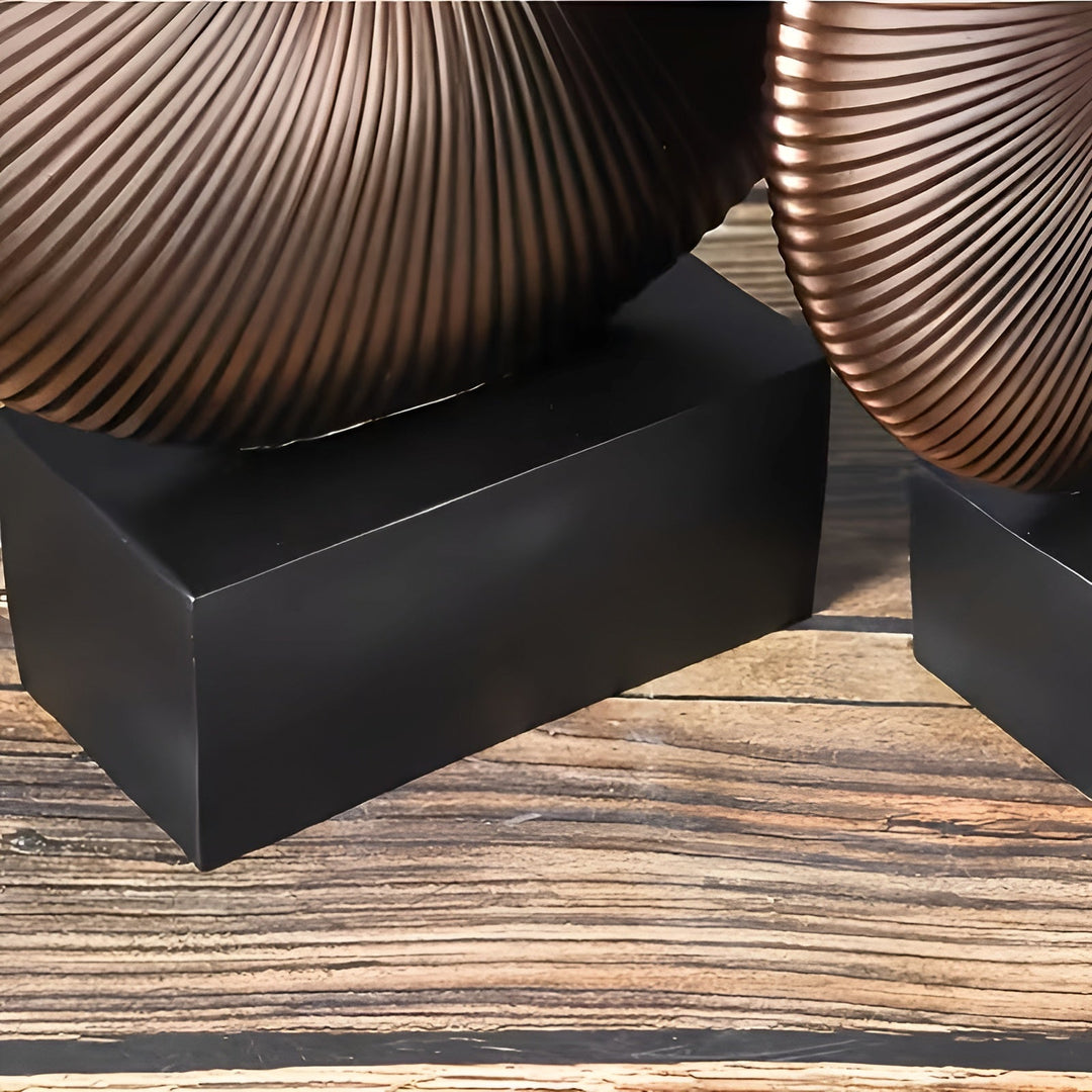 Rund Skulptur i Vintage Stil – Kinesisk Inspirert | Stilren Hjemmedekor laget av Harpiks | Skanto