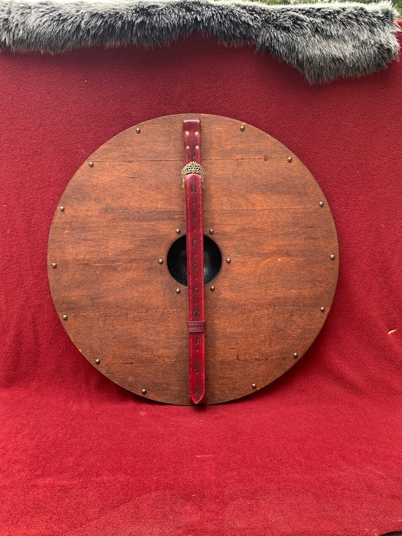 Skanto | Eivor Valhalla Raven Kamp Skadet Viking Tre Skjold 30CM