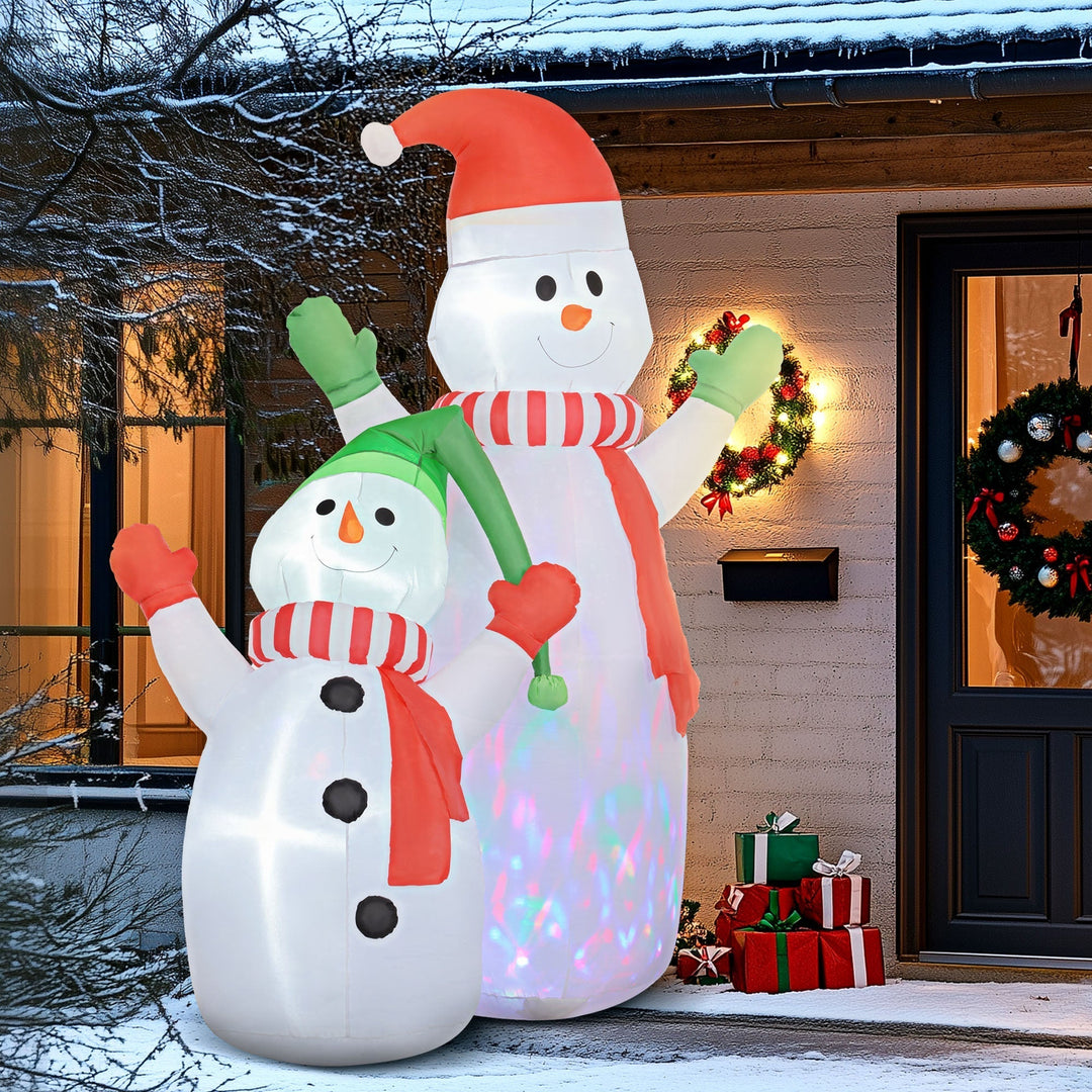 Skanto | SnowGlow Oppblåsbar Snøfamilie – 240 cm Juledekorasjon med LED-belysning og vifte